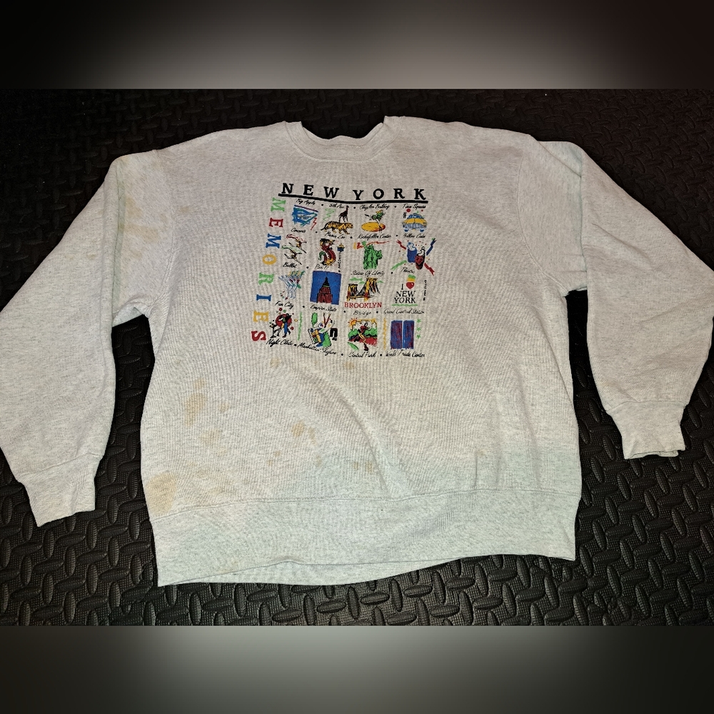 Vintage New York iconic tourist locations graphic crew neck